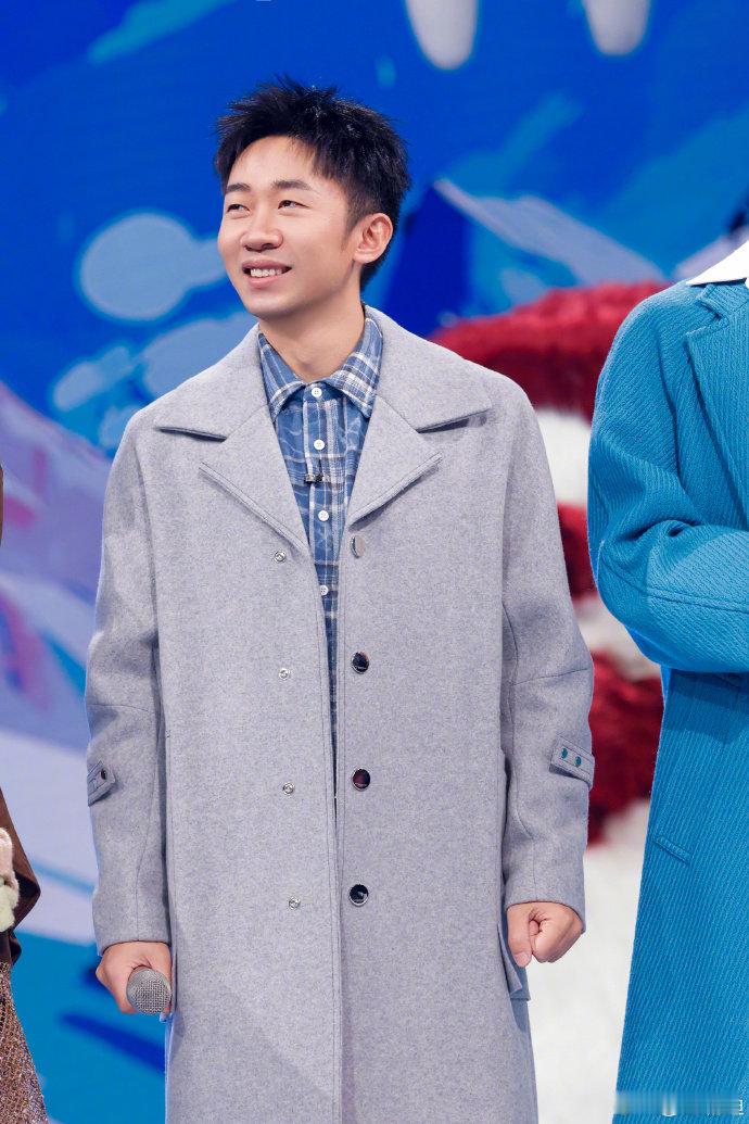 你好星期六有自己的冰雪奇缘趣味滑雪赛的反转我能笑一年！好六全员真的太会整活了吧你