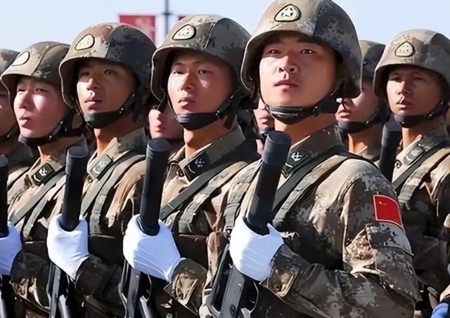一旦台海真动手，解放军将四面受敌？俄罗斯提醒，武统台湾真正杀招，根本不在战场，我