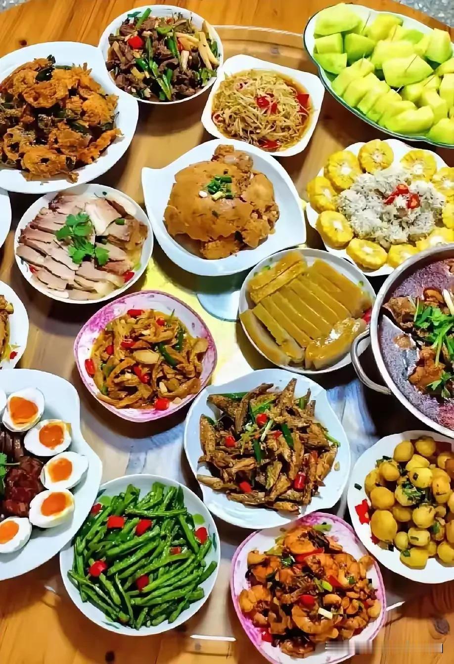 第一口，你会先吃哪道菜？