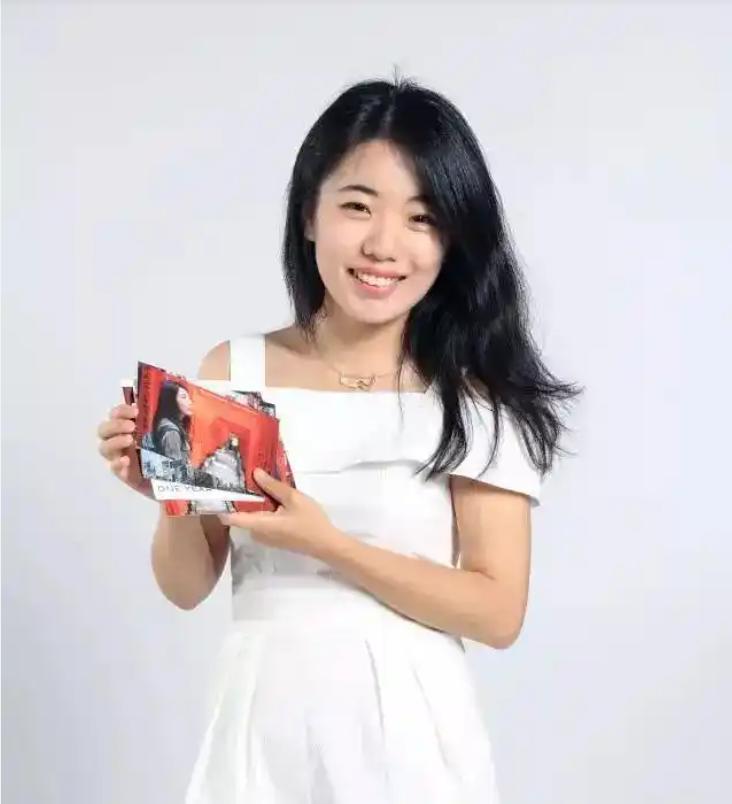 本来还想替蒋方舟说两句，结果一查她这求学史，话全咽回去了，从高中到硕士，她好像一
