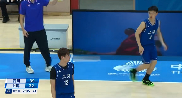 上海队这机会都出来了，终结不了也是醉了。其实很多球人都顶开了，就是放不进去。空位