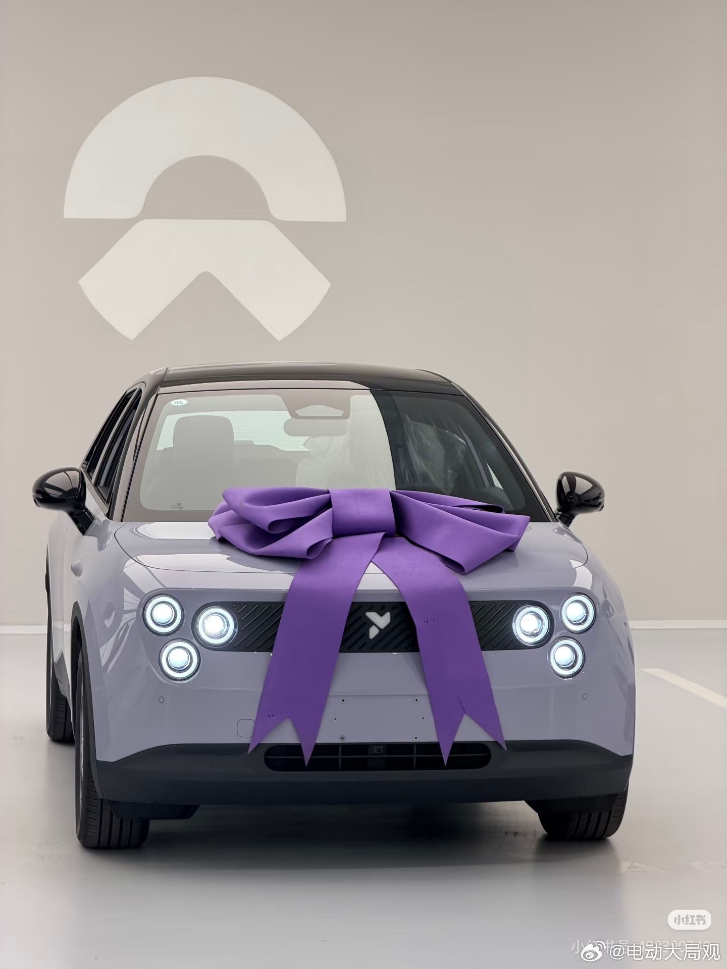 蔚来萤火虫提车啦，漂亮的紫色大玩具～选了最爱的紫色，实车比图片还要有质感。开起来