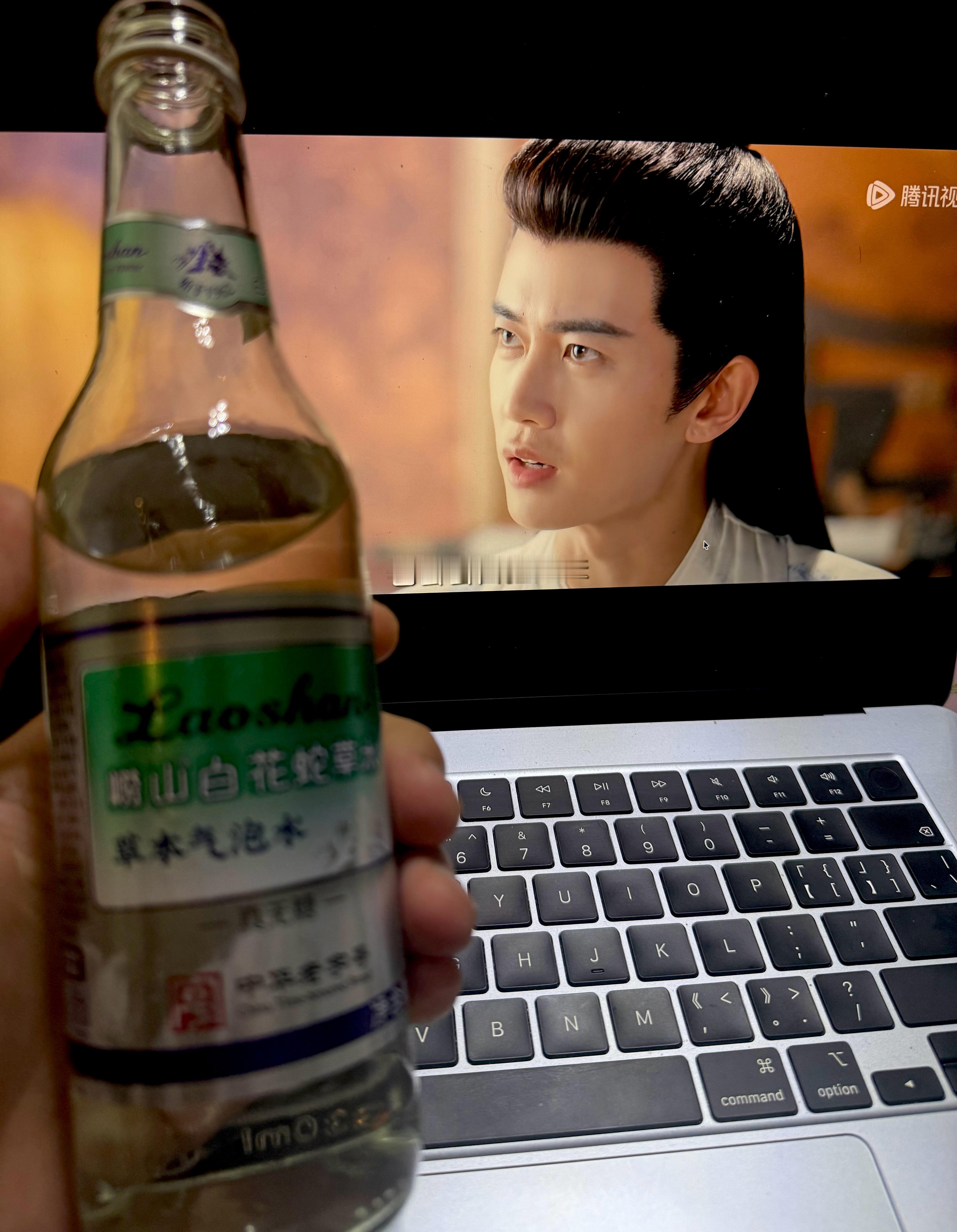 任嘉伦任嘉伦流水迢迢任嘉伦流水迢迢 北京下雪🌨️宅家追剧📺 