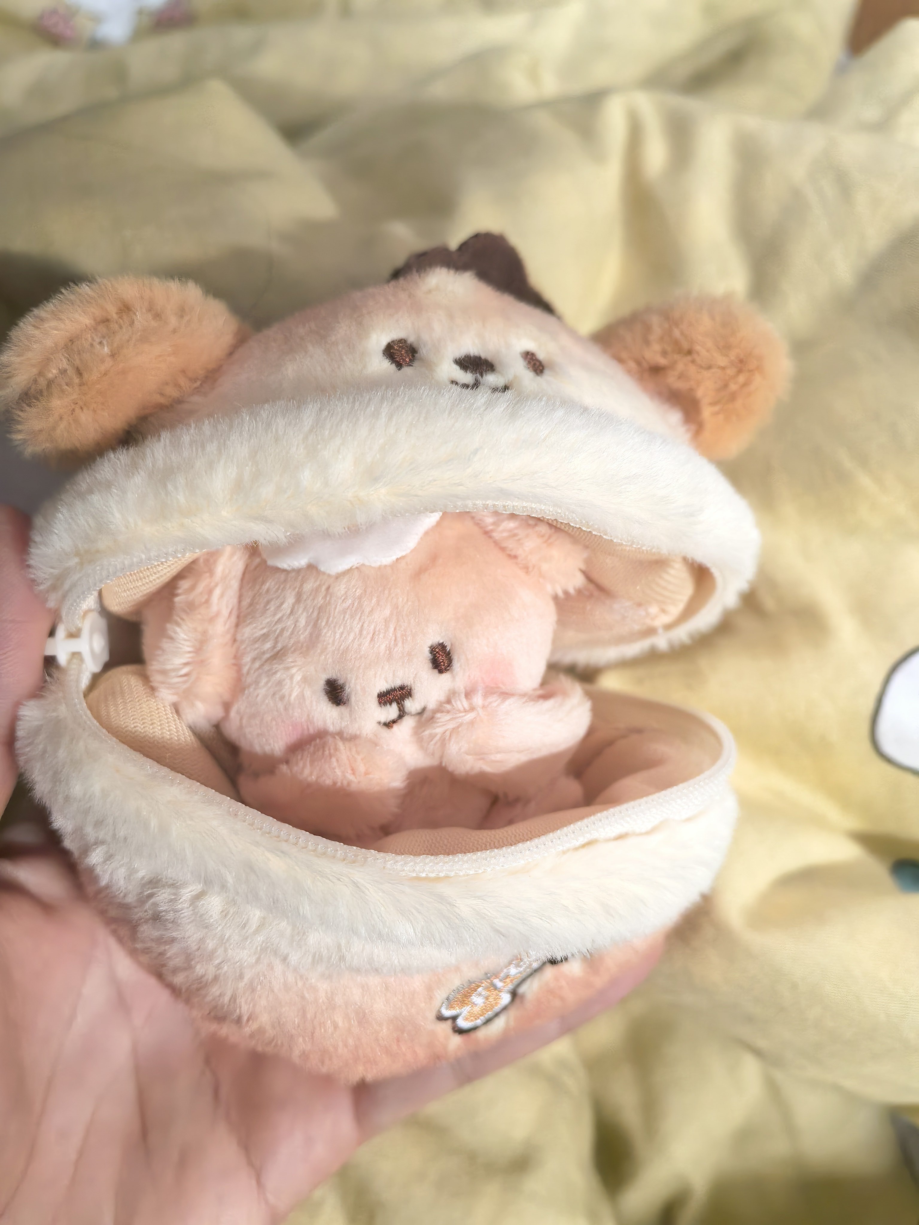 转发里抓一位粉丝小可爱，送随机铜锣烧小可爱~12.18就开哦！可许愿~哈哈看我又