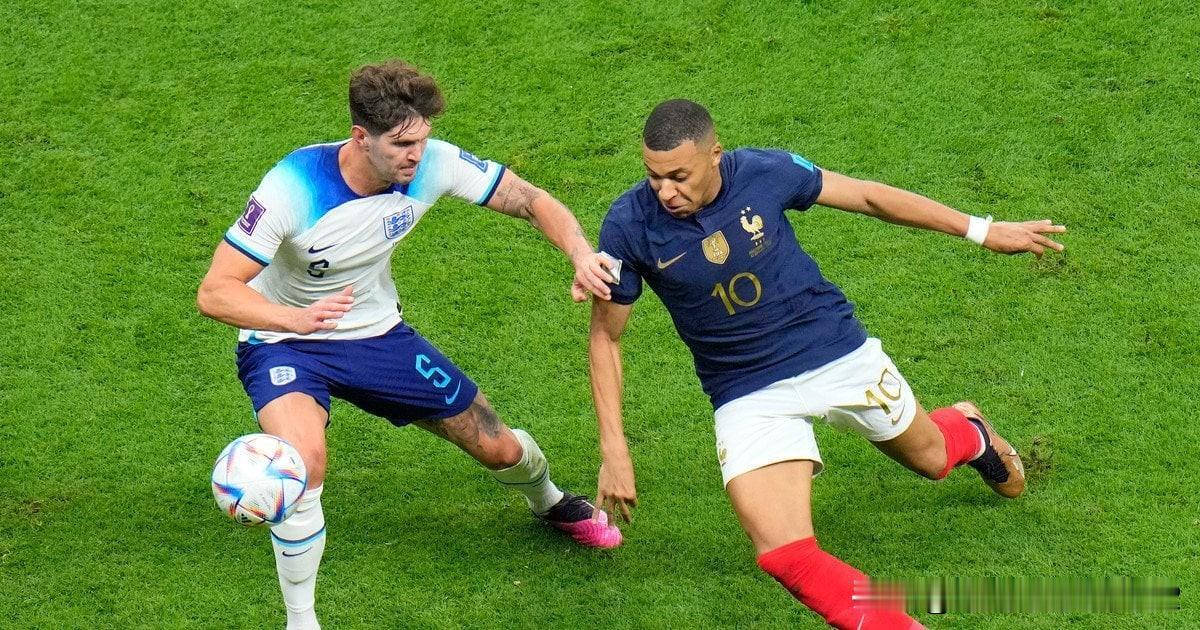 法国 - 英格兰，目前比分0比2


第18分钟——进球啦！英格兰队将领先优势扩