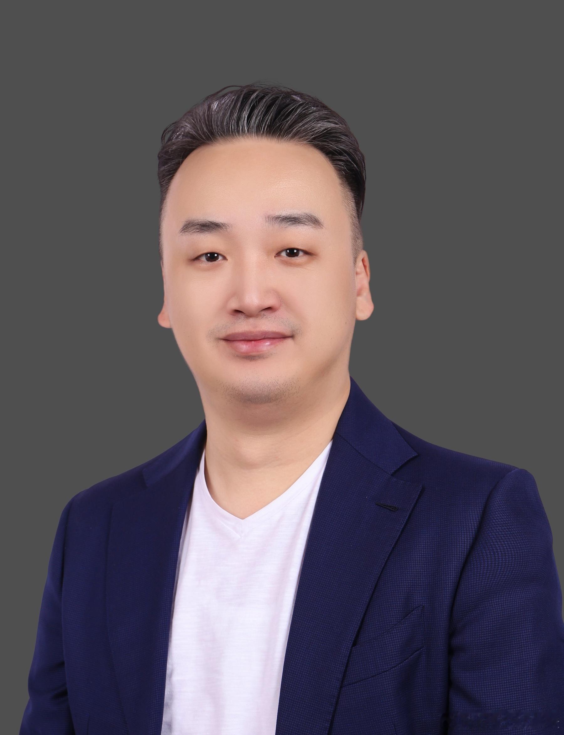 奔驰中国人事大调整，豪华车管理层再洗牌段建军卸任奔驰销售公司 CEO，李德思接棒