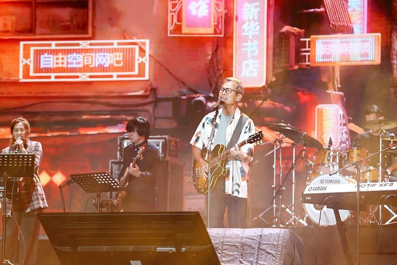大家发现没有？曾经火遍大江南北的粤语歌曲，其实很多人其实听不太懂歌词意思，但就是