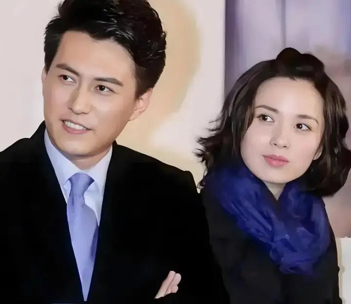 她26岁成双料影后，二婚嫁靳东高龄生下俩儿子，如今48岁被宠成宝 