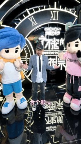 方文山说青花瓷歌名由来方文山上海博物馆遇见周同学方文山带着《青花瓷》里的青花元素