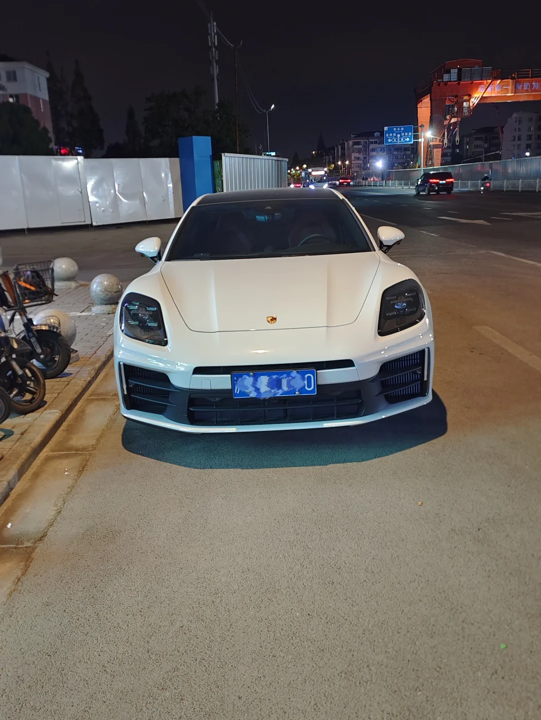 路边实拍保时捷Panamera 越看越心动
