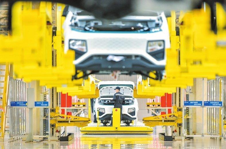 中国占世界新能源车份额达69% 【乘联分会崔东树：2024 年 1-10 月中国