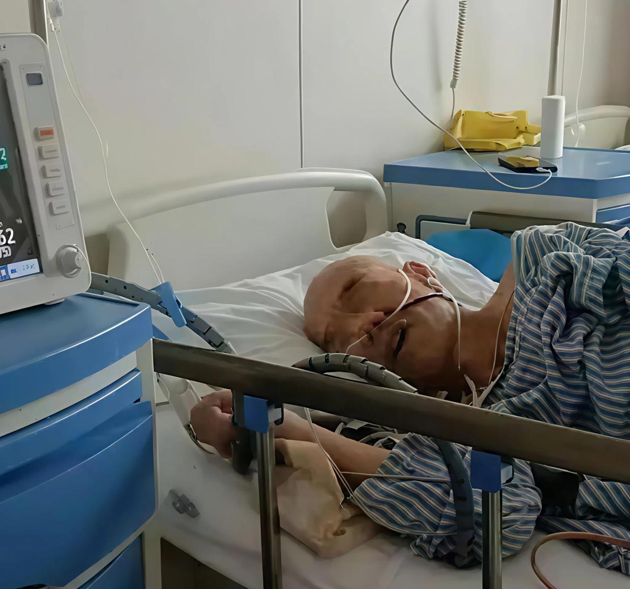 河南郑州某个医院的医生，把人家79岁老人的胃全切了，给了个莫名其妙的理由，说是胃
