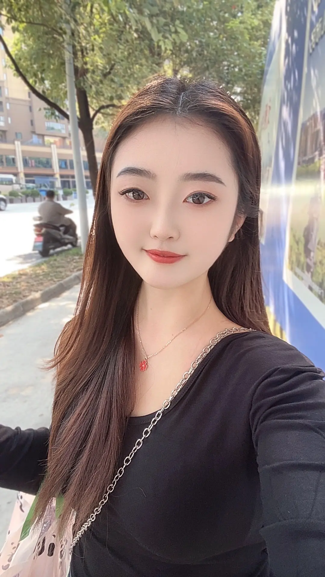 听着这首歌就有种想结婚的冲动，哈哈