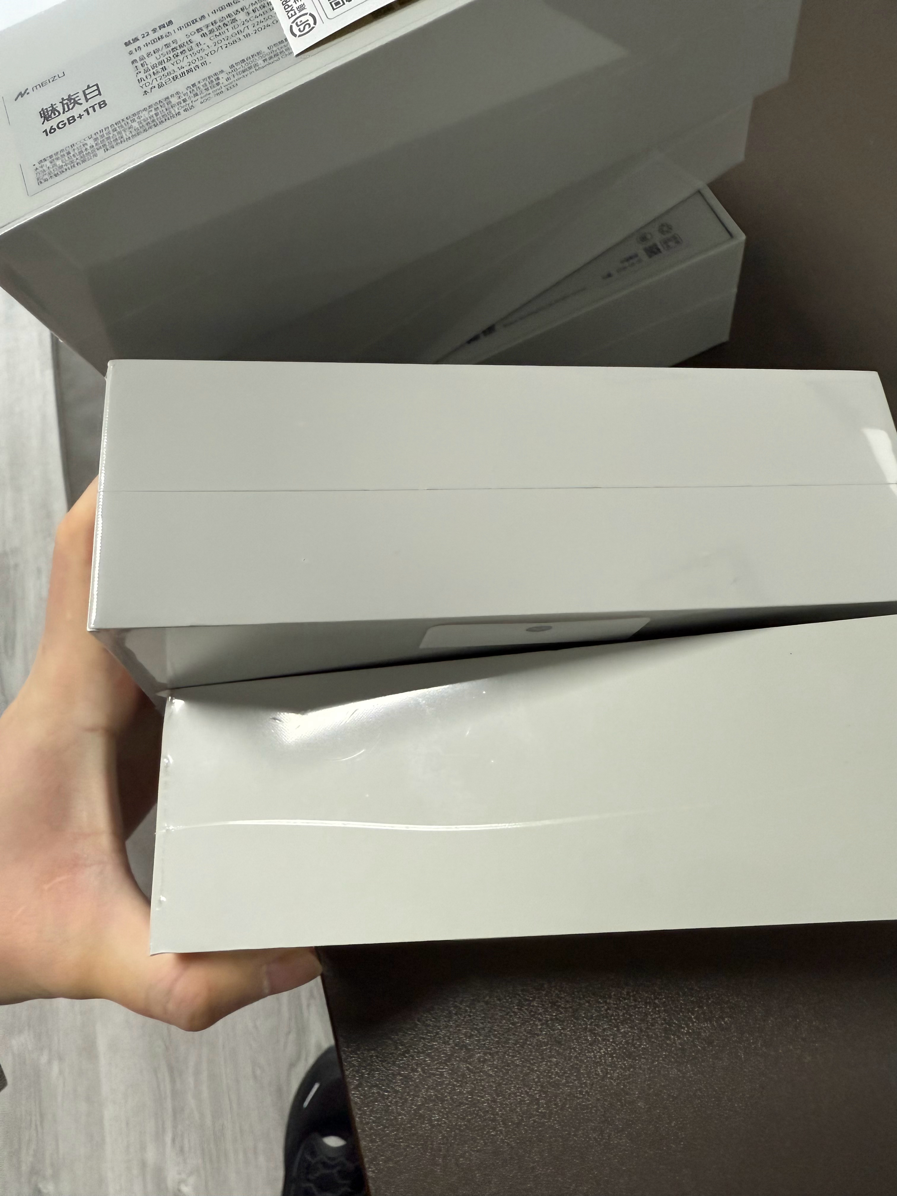 魅族22 12+512白色，少量现货。12+256黑白粉 2-3天发16+512