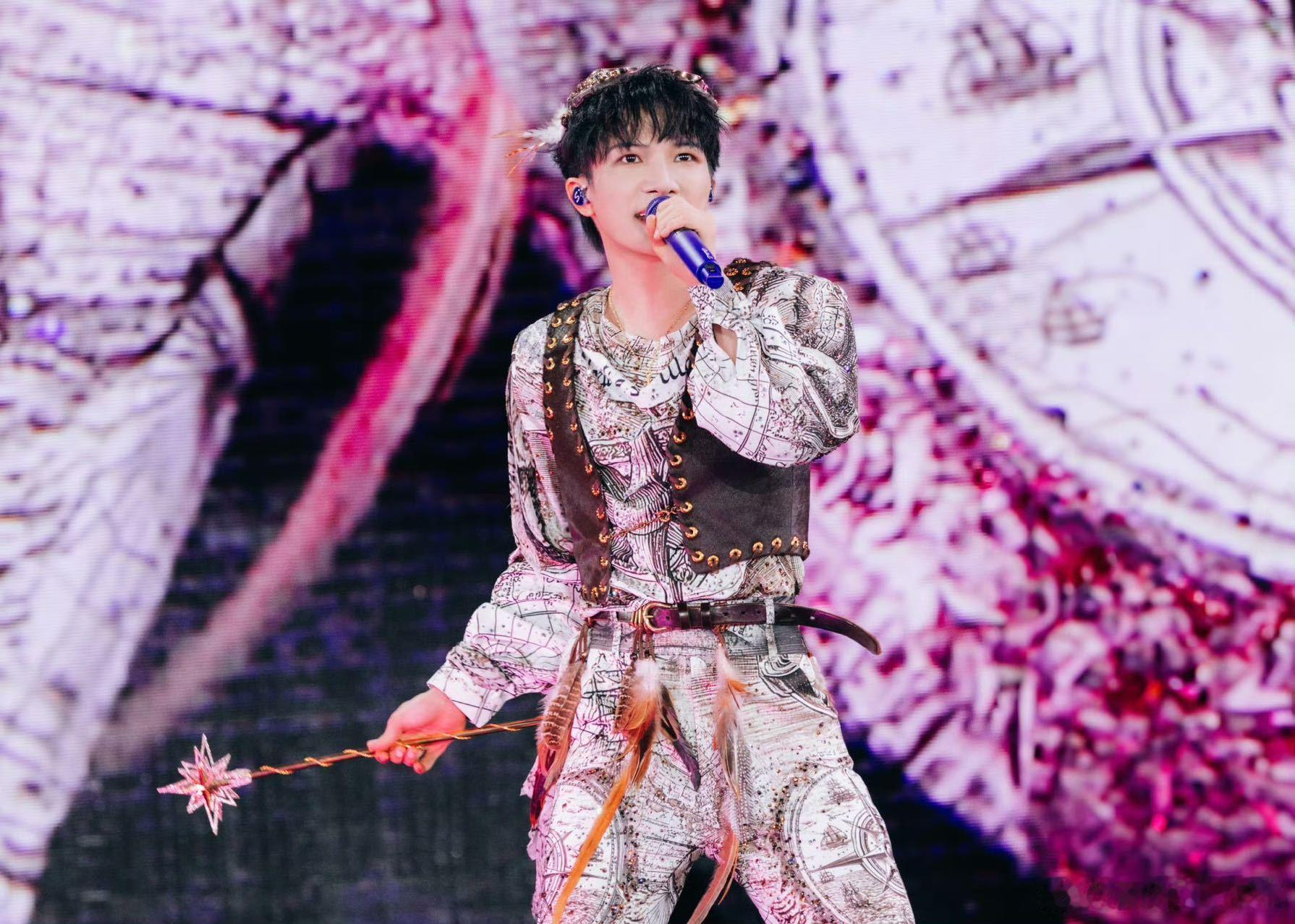 大鱼海棠十年重逢周深来了周深大鱼海棠十年之约 《大鱼海棠》官宣十周年重逢之夜，7