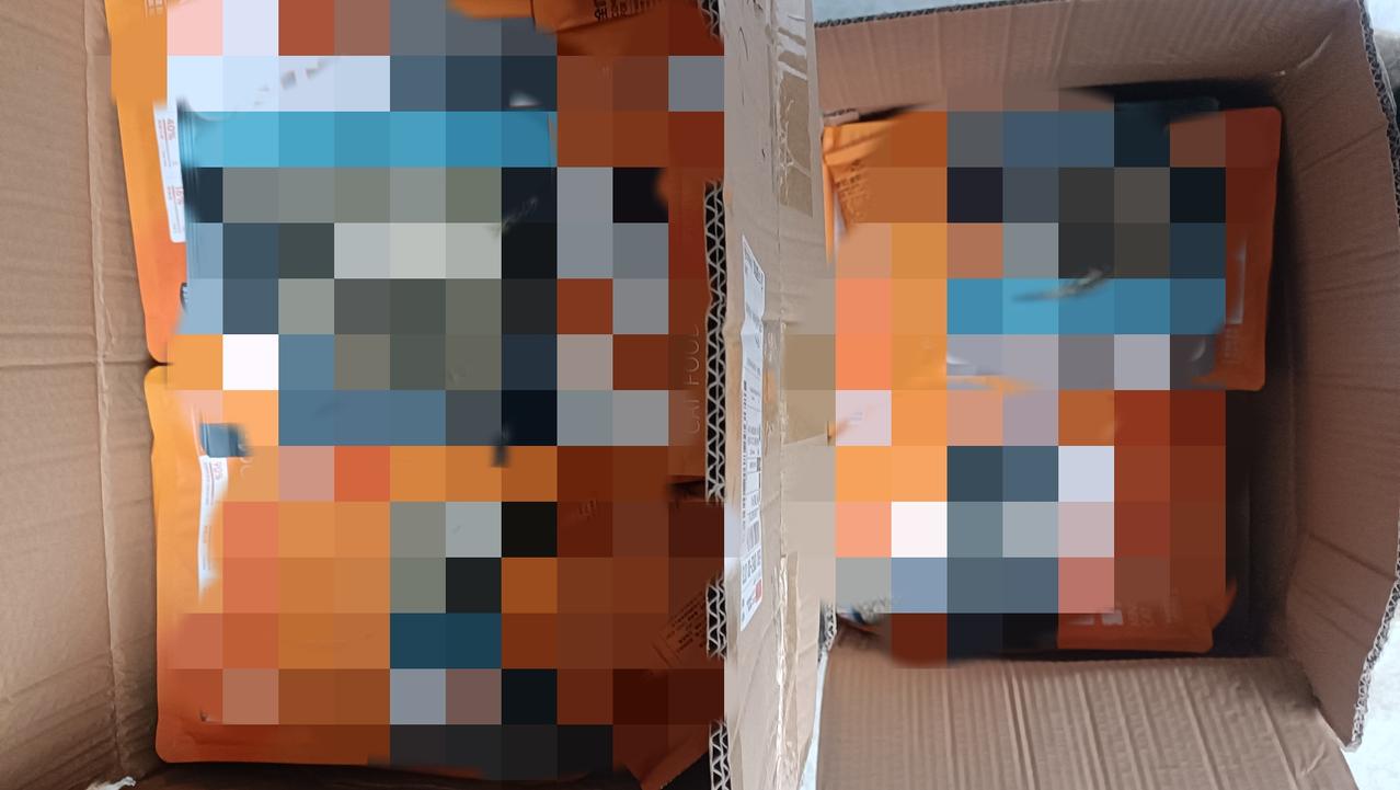 昨天发的微头条的三个快递有结果了，寄件人都已私信联系了我，背包和罐头是寄给我的，