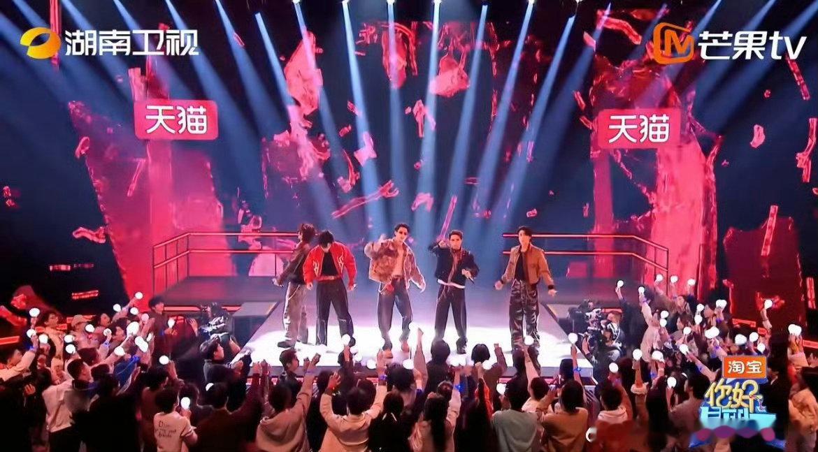 王鹤棣SHarK合作洗牌你好星期六王鹤棣的台风太有感染力了，眼神专注又灵动，不管