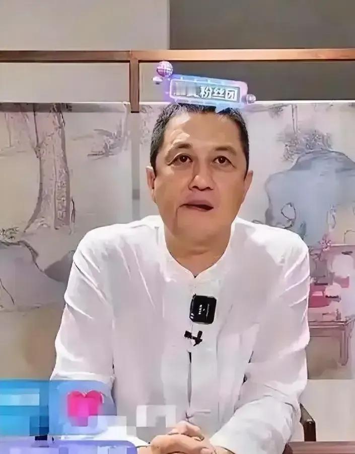 到今天才明白， 在影视这个行当里，李亚鹏就是吃青春饭的。年轻时，靠颜值演了几部大