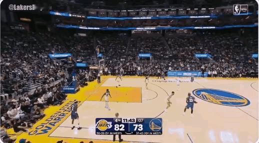 41岁的老头子，以一打4还能打成功，你们说詹姆斯这个赛季不拿个三阵都对不起这岁数