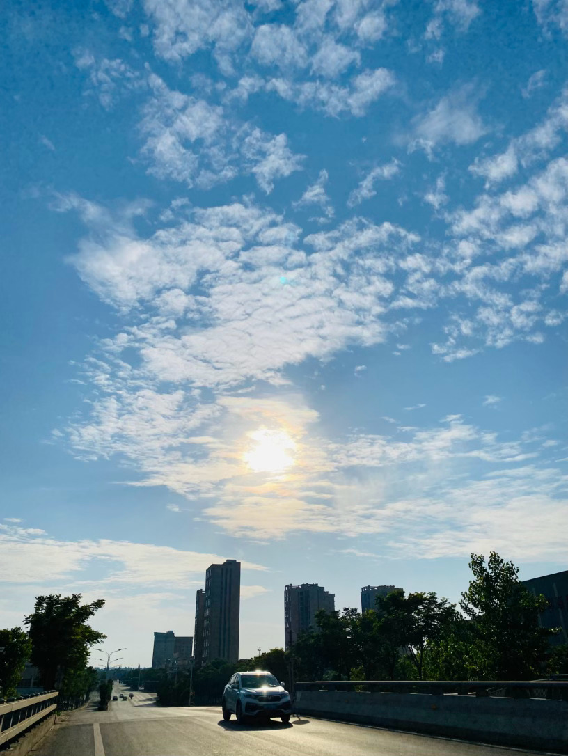 生活手记记录真实生活摄影摄影摄影 夏昼的余光，是写给城市的温柔诗行城市的夏天，总