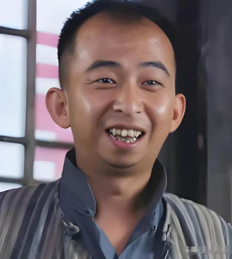 巨兴茂用10亿身家，娶到了大美女孟久淇，明明是人生赢家，却因和妻子的颜值差距，被