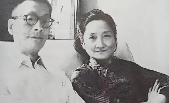 1957年，58岁翁瑞午糟蹋了一名女大学生。对方母亲大怒，发誓要将他告进大牢。不