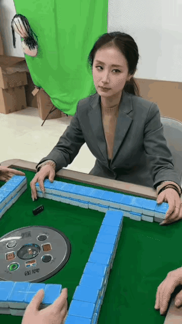 至今为止没有发现，长得漂亮的坏处