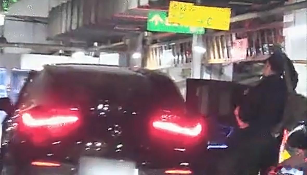 曝齐思钧新恋情疑似齐思钧恋情 两人都分手快一年了，而且小齐已经30了，再谈恋爱有
