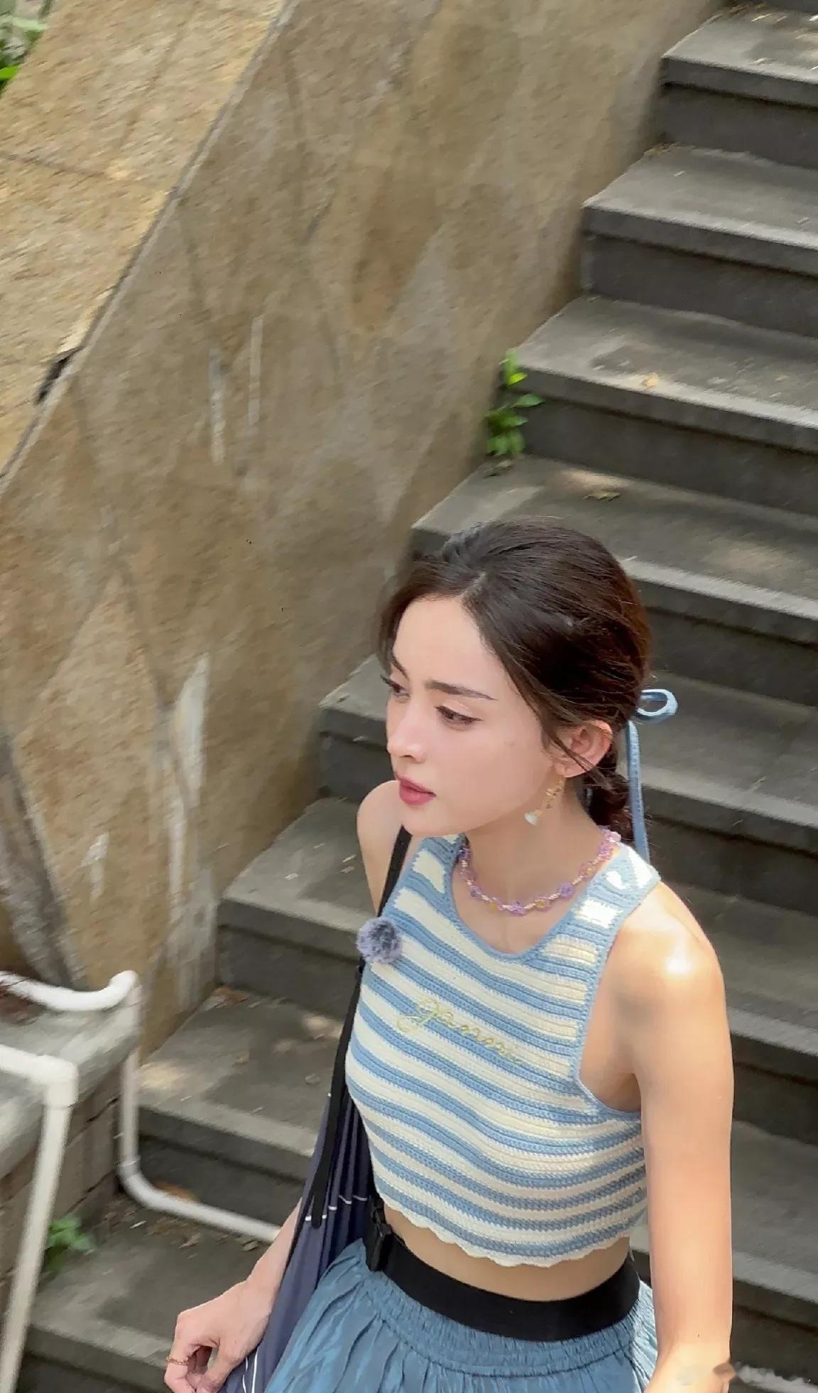 古力娜扎生图好牛，颜值和身材就是娱乐圈的天花板，身材确实很出众，生图也能展现出她