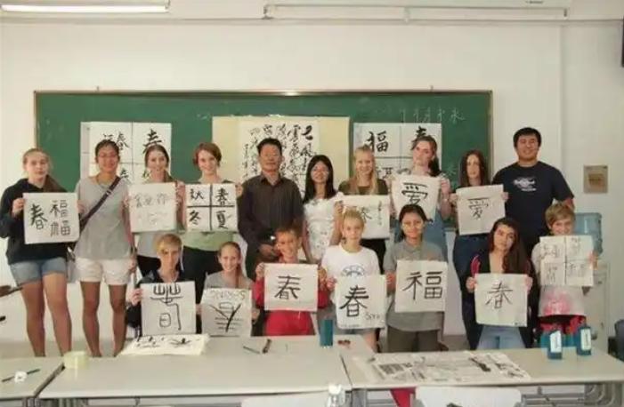 中文到底有多火？特朗普的晚辈在学，马斯克的孩子在学，普京的孙辈也在学，甚至以后想