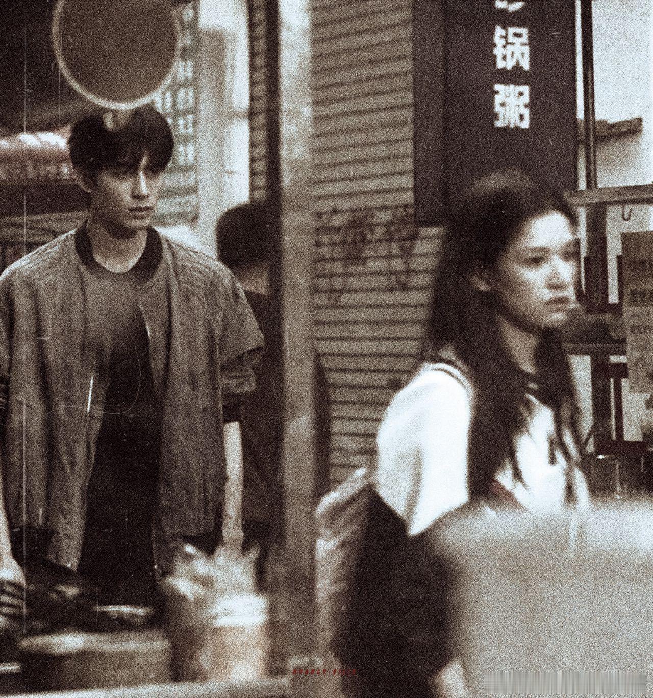 宋威龙张婧仪野狗骨头强制吻宋威龙张婧仪新剧路灯强制吻野狗骨头 深夜街头吵架吵到强