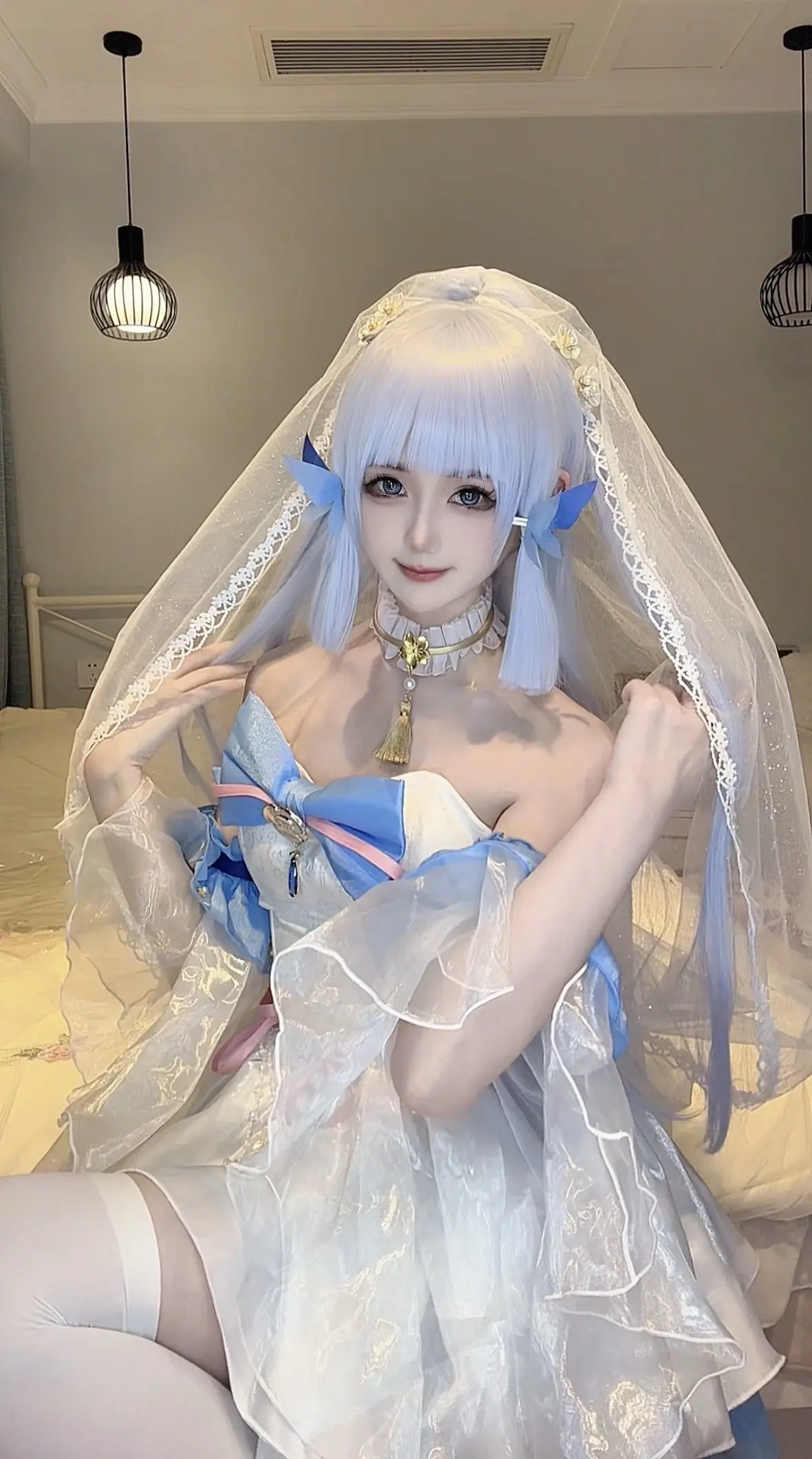 嗨~旅行者。这套衣服好看吗？二次元