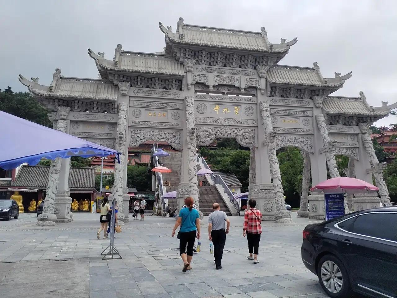 绵阳有哪些值得一去的地方?

打卡圣水寺，体验古迹与现代雕塑技术

圣水寺坐落于
