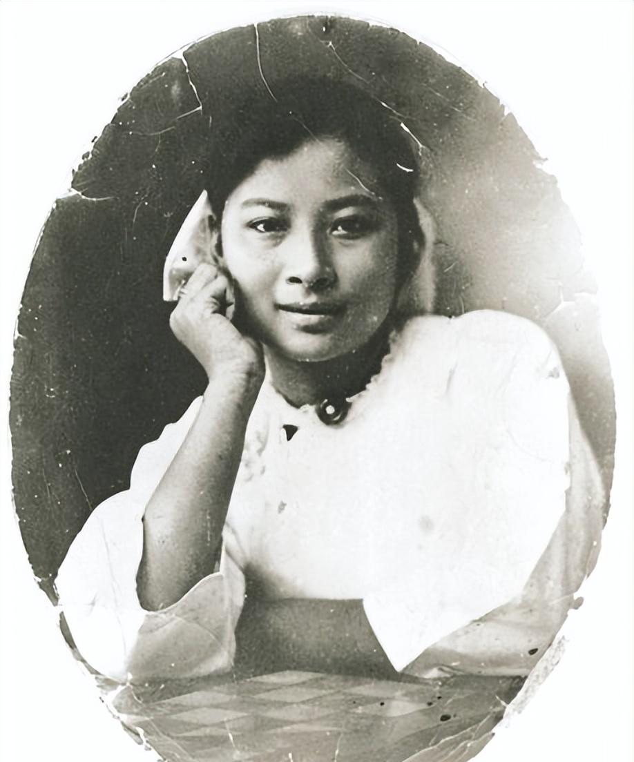 106 岁雷洁琼：活到老奉献到老，爱吃咸鱼腐乳的长寿爱国者
有人活了一辈子只为谋