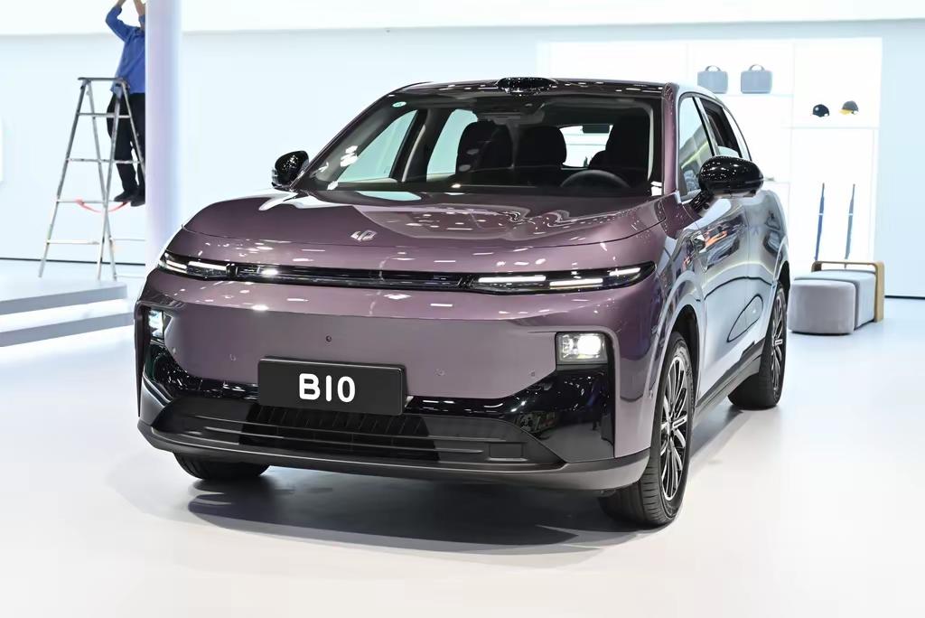零跑B10那个510公里续航卖9.98万，我第一反应是“这价格认真的吗”。
官方