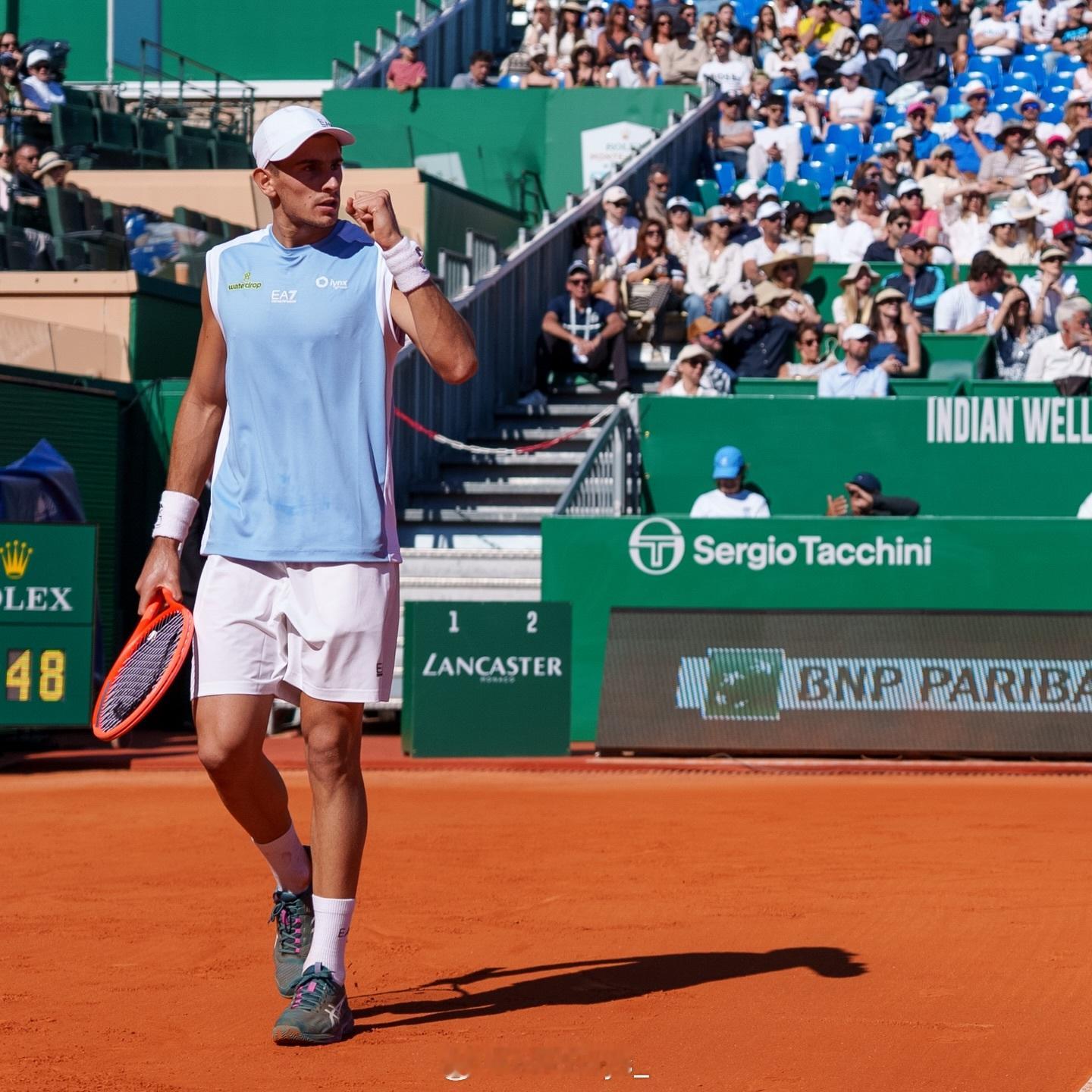 好喜欢阿纳尔迪这套球衣，无袖款比之前那版更春天。但今年状态怎么如此之差，到现在还
