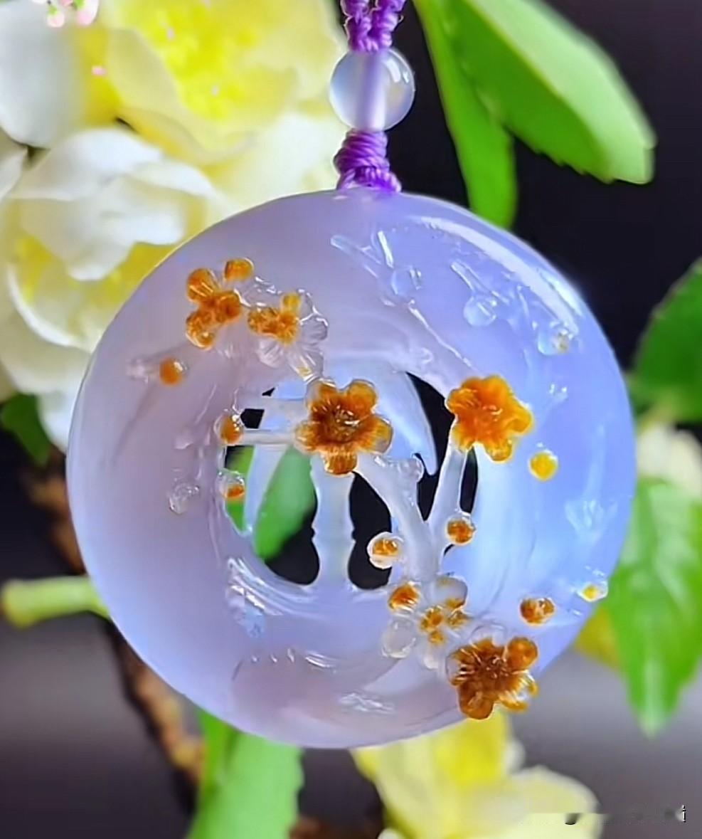 金煜是启功的弟子
  昨天看鉴宝节目《华豫之门》，我发现书画鉴定专家金煜是启功的