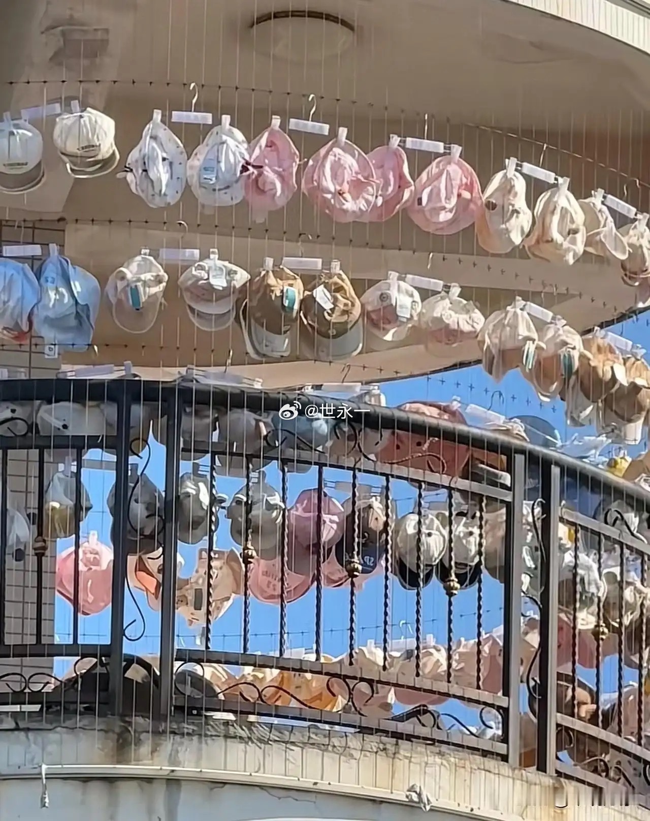 对面的阳台 ​​​