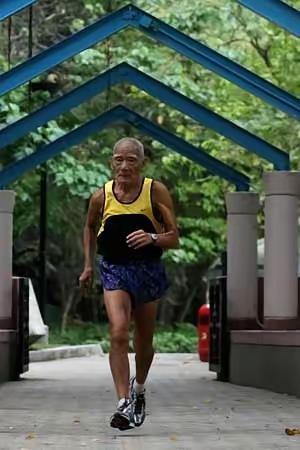 非常通透的话：“拖垮一个家庭，只需要一个病人；而托起一个家庭，只需要一个注重健康