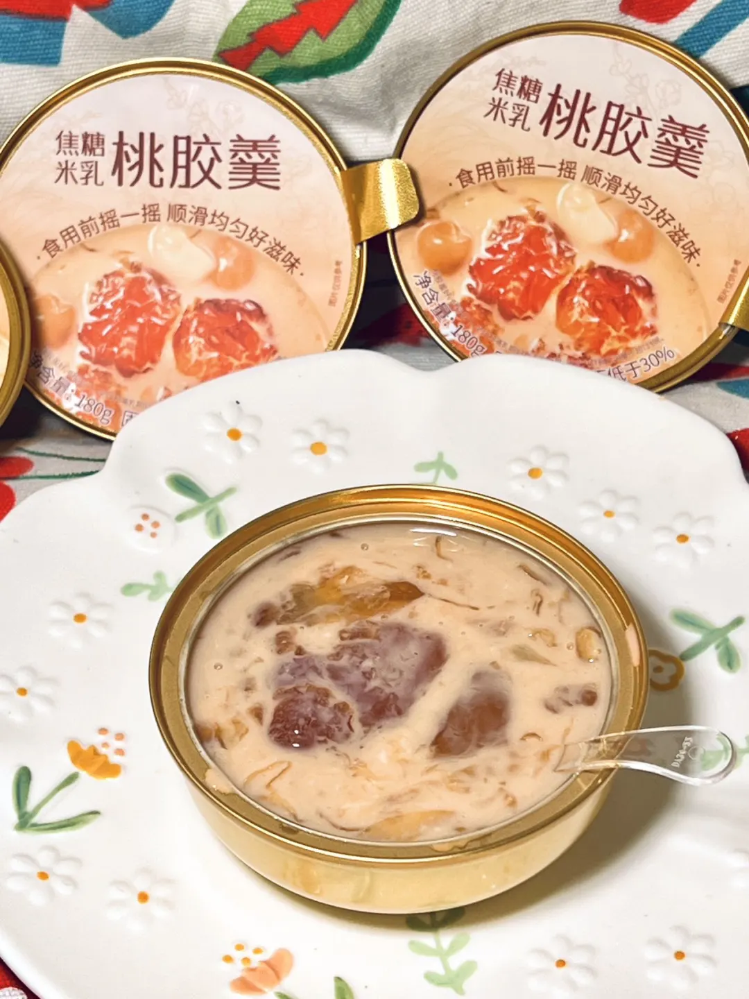 宝，张嘴~吃了这碗甜过初恋~ 山姆的甜品真心不赖哦！ 配料表里只有河龙...