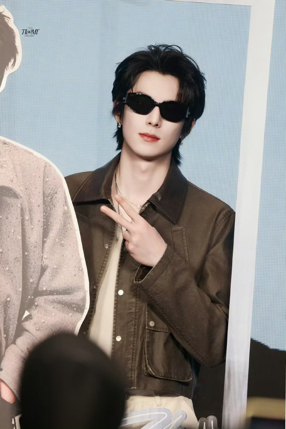 王鹤棣杭州活动，很权威的一张脸 ​​​