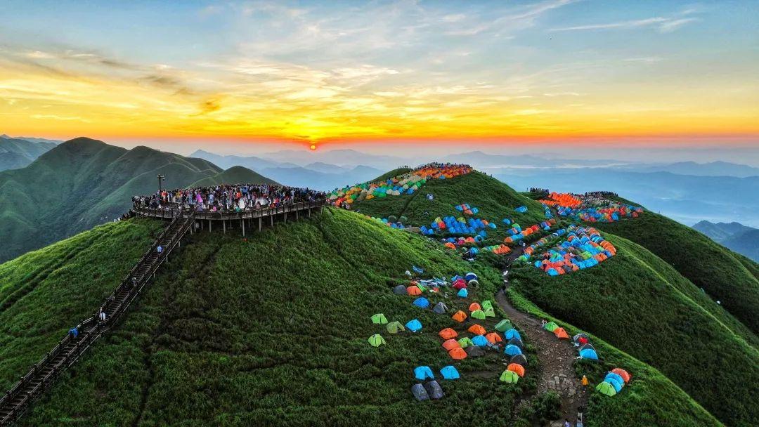 去江西自驾游，发现开燃油车的人还是好多！合资车以大众、日产、现代、别克为主，国产