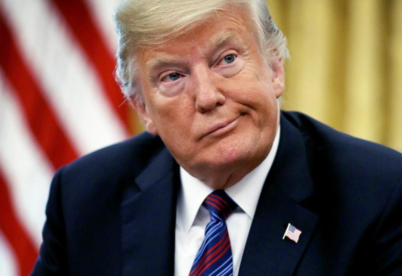 美国政府开始退还关税了，眼看白花花的银子从手里流走！

据央视新闻报道，4 月 