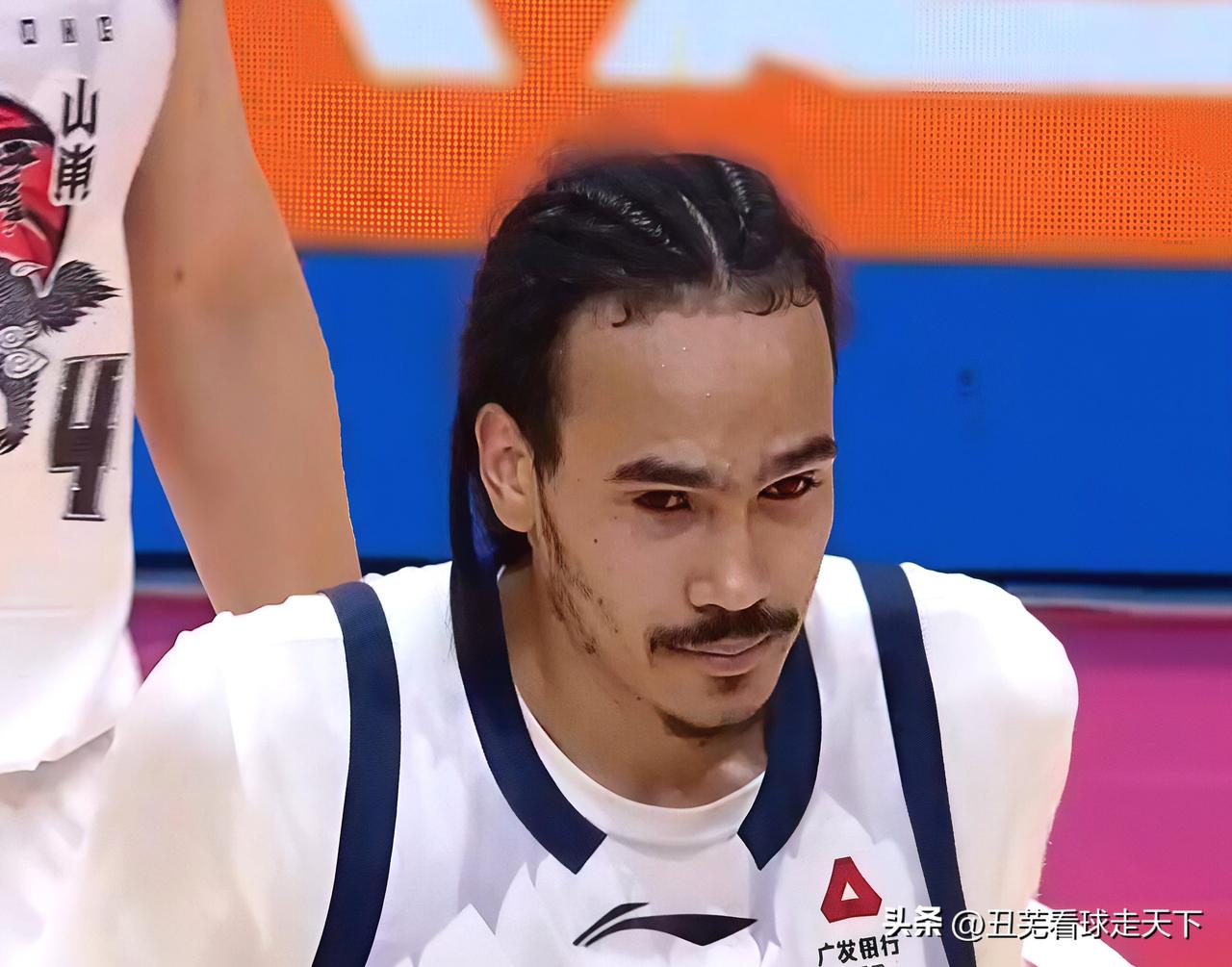 山东二连败，班顿攻得挺猛攻，失误也是真多。
CBA第二轮，21日晚上山东高速75
