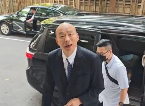 被问“支持傅崐萁选副院长吗” 韩国瑜回应了

台立法机构今天（14日）召开院会，
