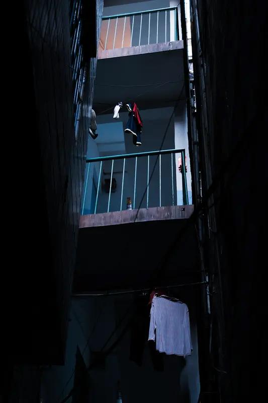 1月9日山东，女子凌晨三点在家刷锅干家务，楼下男子连续几天被吵找上门对峙，阿姨称