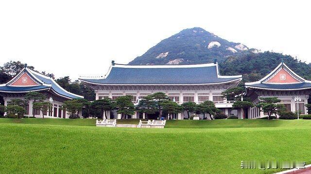 韩国总统府青瓦台4日就是否会为霍尔木兹海峡稳定提供军事援助而考虑派兵的提问表示，