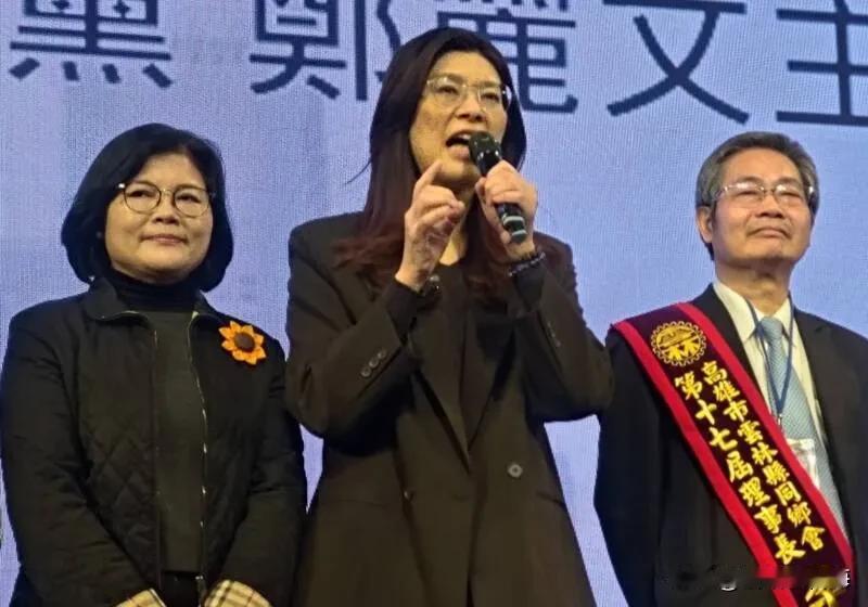 郑丽文出席高雄云林乡亲会 呼吁支持柯志恩与张嘉郡

2026年1月4日，国民党主