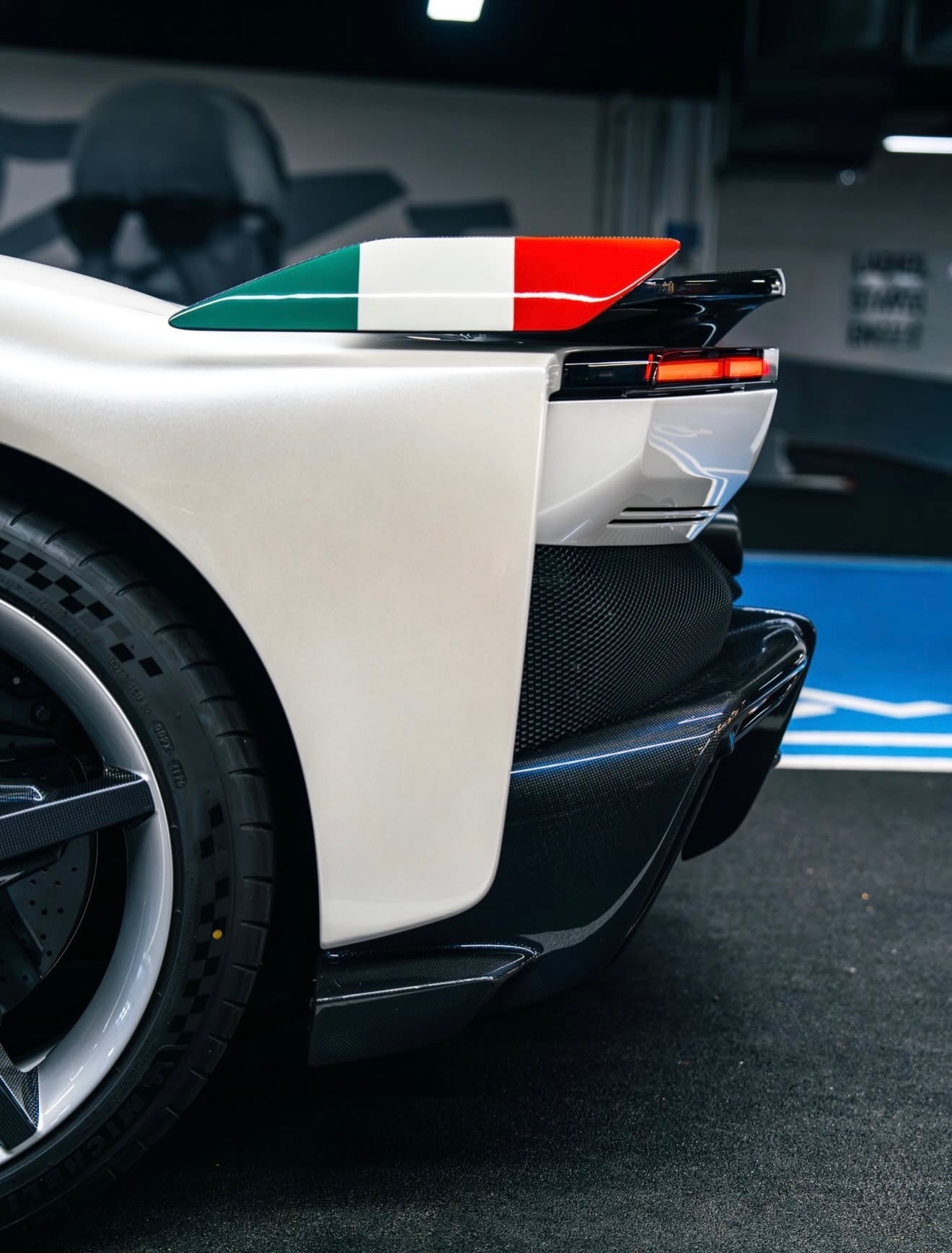 Bianco Italia F80 来自charlespozzi 😍 这台车采