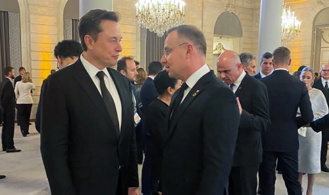 埃隆·马斯克在巴黎圣母院会见了波兰总统安德热伊·杜达。